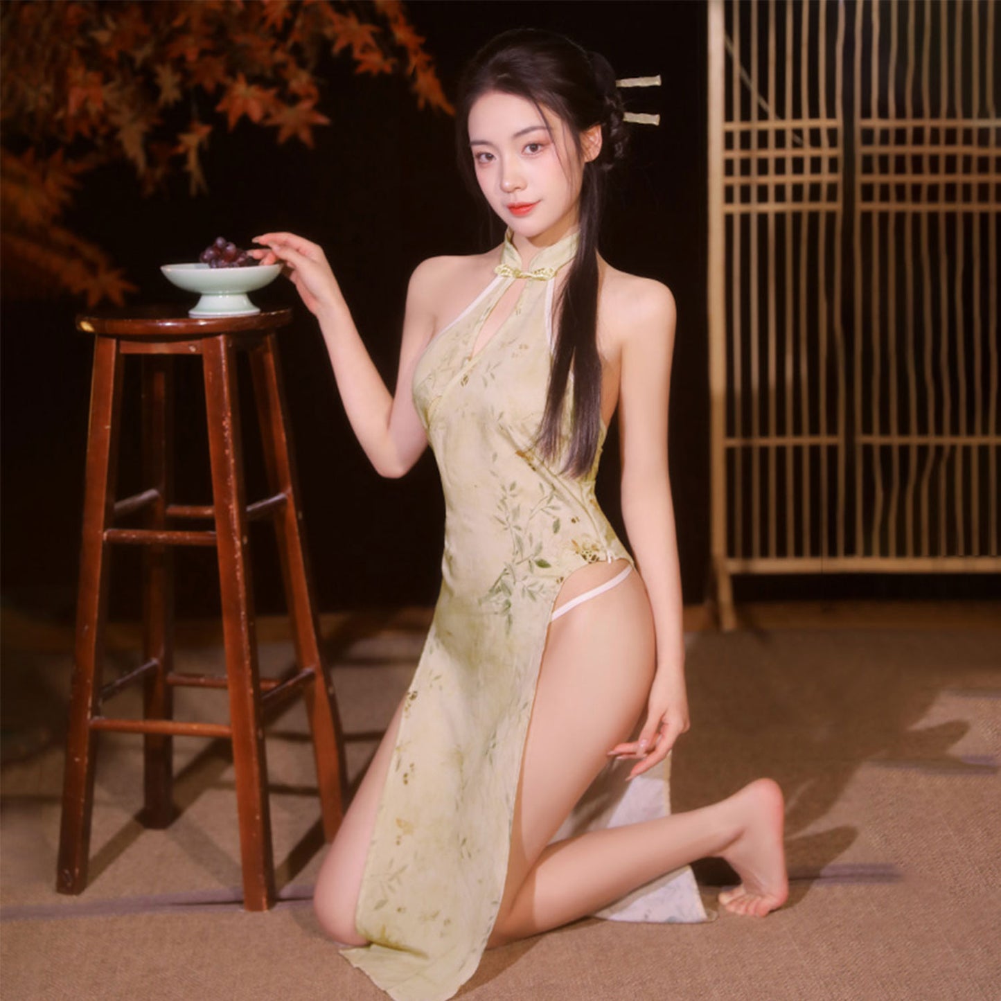 Fee Et Moi - Elegant Floral Halter Cheongsam Dress With High Slit