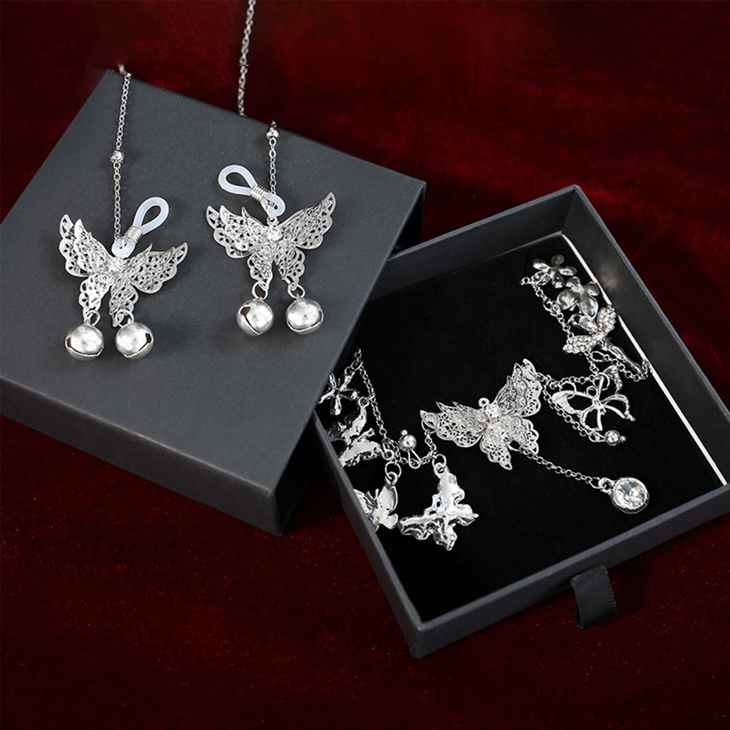 Fee Et Moi - Butterfly Charm Body Chain Choker with Nipple Clips