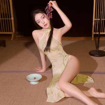 Fee Et Moi - Elegant Floral Halter Cheongsam Dress With High Slit