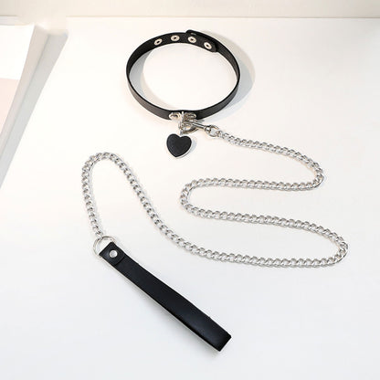 Fee Et Moi - Adjustable Heart Collar with Leash Chain