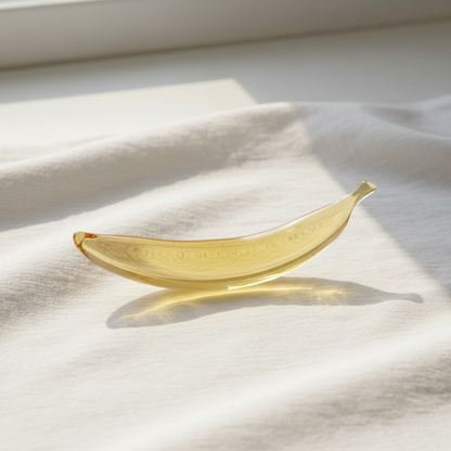 Glas Banana Joy on white linen