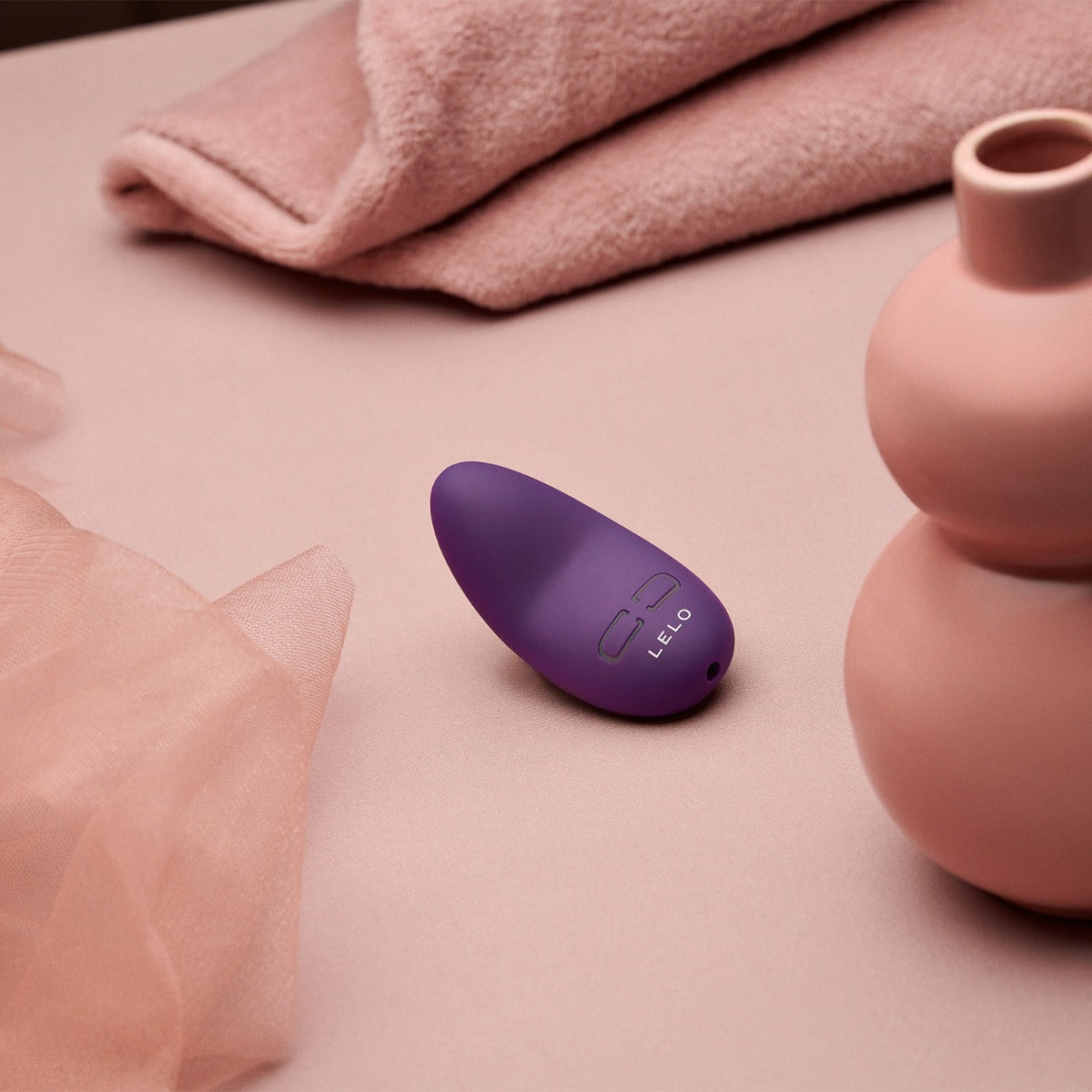 Lelo - Lily 3 Mini Vibrating Personal Massager Dark Plum