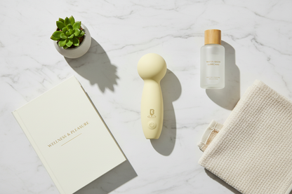 Wellness flat lay with Bloomi