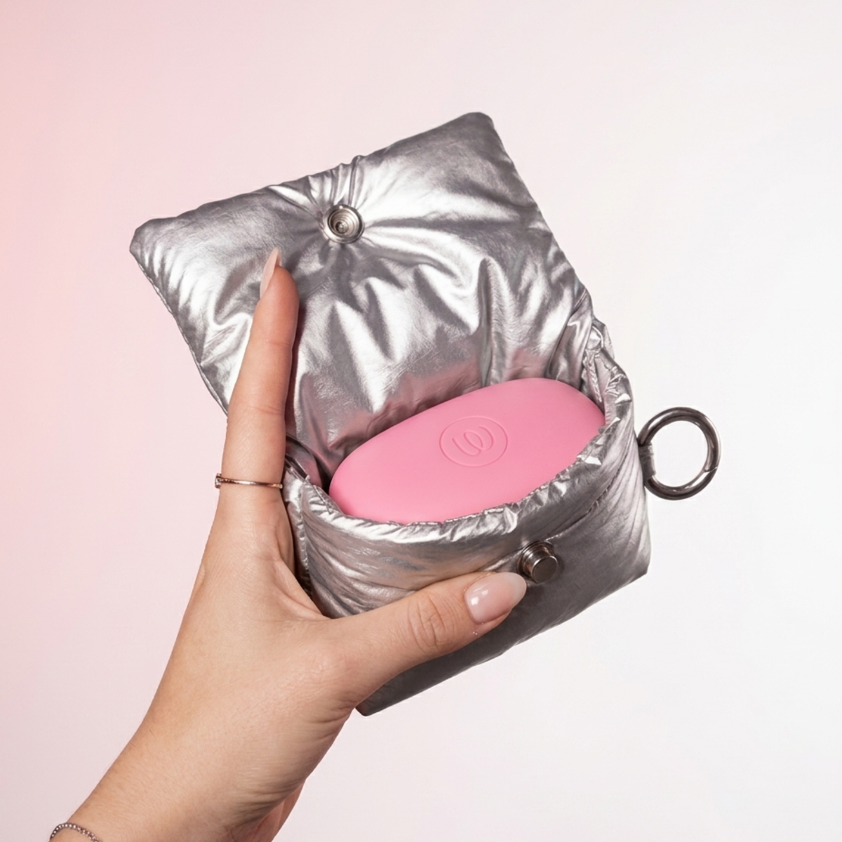 Womanizer - Snap Accessory Pouch